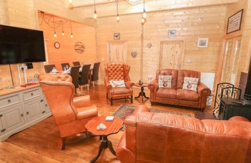 Bangor Casa | Bryn Derwen Lodge