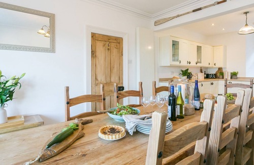 Cemaes Bay Cabaña | Bryn Teg - sleeps 10 guests in 5 bedrooms