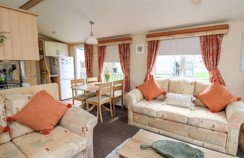 Aberystwyth Cabaña | BRYN VISTA, family friendly, country holiday cottage in Aberystwyth