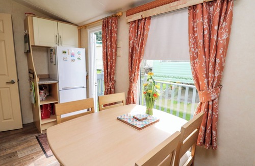Aberystwyth Cabaña | BRYN VISTA, family friendly, country holiday cottage in Aberystwyth