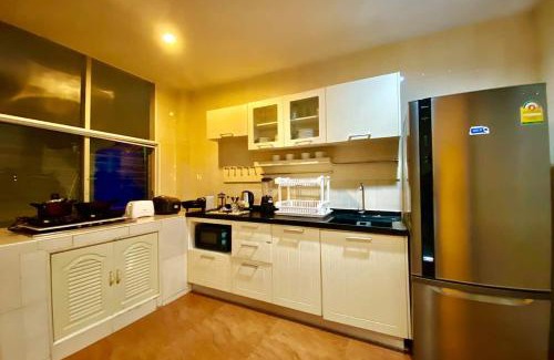 Khlong Toei Nuea Apartamento | BTS Asoke 6bedroom townhouse