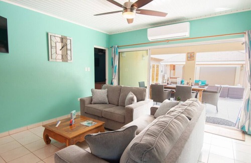 Washington Villa | New 4 Bedroom Villa with Pool - Great Location!