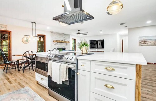 Amelia City Casa | Buccaneer Bungalow on Amelia Isle - Premium Vacation Rental!
