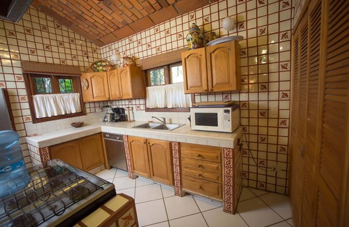 Bucerias Villa | Bucerias Beachfront encanto - dos plantas casa de playa de lujo con terraza en la azotea!