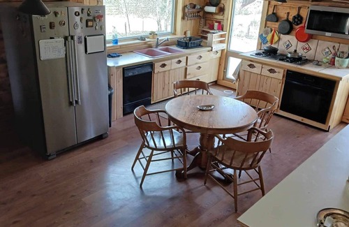 Villa Grove Casa | Little BONANZA Buck, Creek atraviesa 13 acres de Freedom