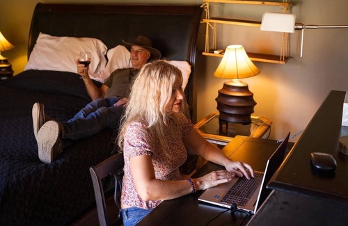 Benzonia Casa | Buck Mountain Lodge - Crystal Lodgings