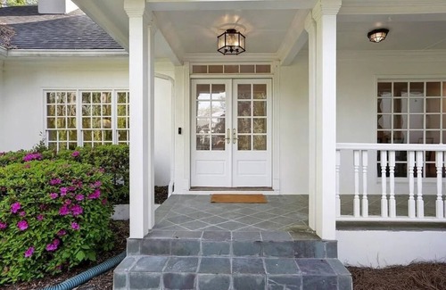 Tuxedo Park Casa | Buckhead Gallery house. An exclusive haven for discerning creatives.