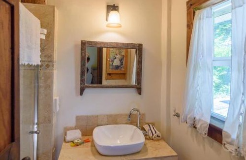 Little River Casa | Buckhorn Bungalow
