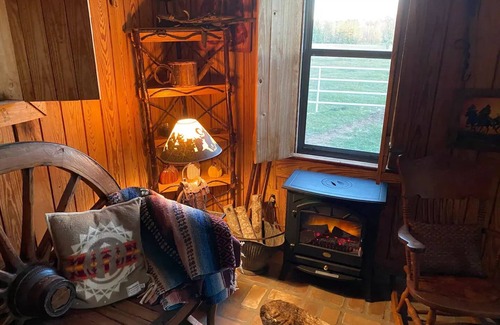 Webster Parish Cabaña | "Bucking Bull Bunkhouse" on Bucking Bull Farm