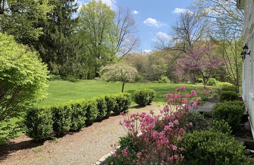 Pine Bush Casa | Bucolic Federalist Home Near Millbrook New York