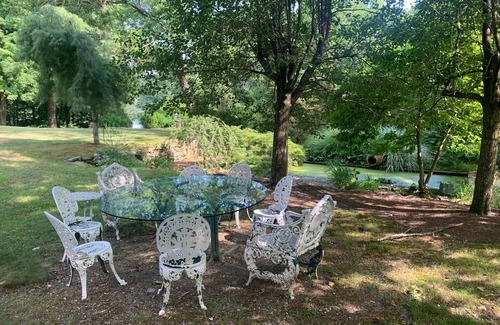 Pine Bush Casa | Bucolic Federalist Home Near Millbrook New York