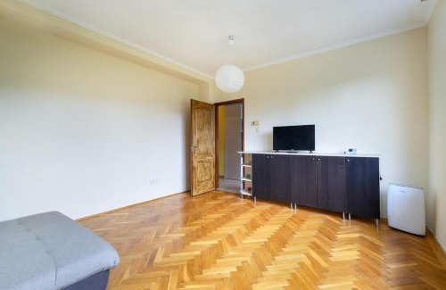 Krisztinavaros Apartamento | Buda Breeze 1BDR w AC by NW