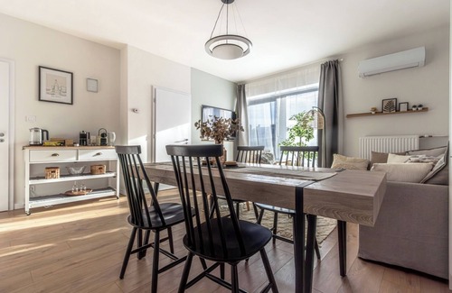 Vizivaros Apartamento | Buda Side Charming 2-bedroom apartment with WiFi, AC in lovely Budapest