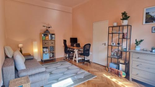 Erzsebetvaros Apartamento | Budapest CityPark Getaway Quiet Historic Flat & Free Parking