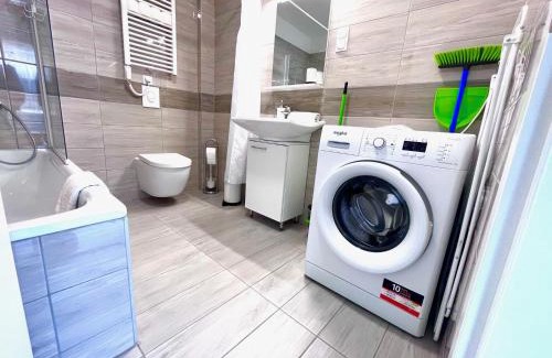Corvin negyed Apartamento | BUDAPEST DOWNTOWN RESIDENCES LEO - AC, ELEVATOR, TERRACE