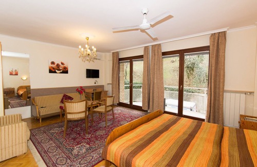 Castle Hill Cama Y Desayuno | Budavar Bed and Breakfast