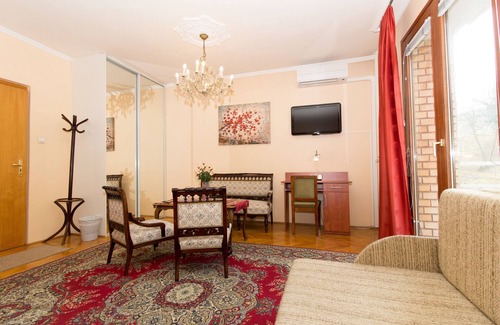 Castle Hill Cama Y Desayuno | Budavar Bed and Breakfast