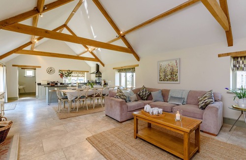 Dyrham Cabaña | Budding - sleeps 8 guests in 4 bedrooms