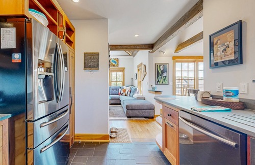 Boothbay Harbor Apartamento | Buddy's Barrel House: Dog-Friendly Apartment in Downtown Boothbay Harbor