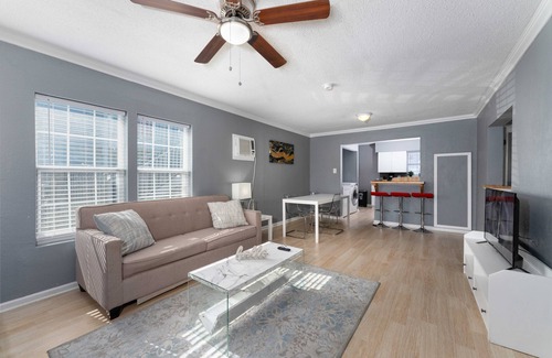 Central City Casa | Budget 2BDR-PetsOK-Extd Stays-WD-Central