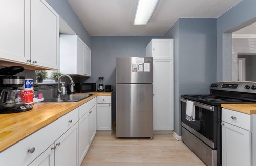 Central City Casa | Budget 2BDR-PetsOK-Extd Stays-WD-Central