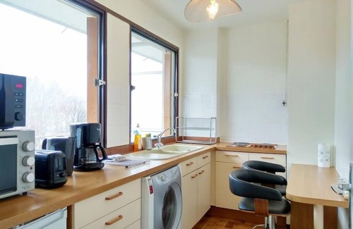 Saint-Denis Apartamento | Budget apart with parking and balcony