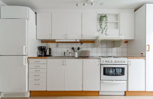 Katarina-Sofia Apartamento | Budget comfort on trendy Södermalm, construction work
