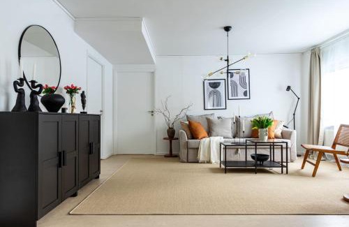 Katarina-Sofia Apartamento | Budget comfort on trendy Södermalm, construction work