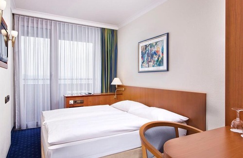 Lahnstein Hotel | Budget Double Room, 17-20sqm - Wyndham Garden Lahnstein Koblenz