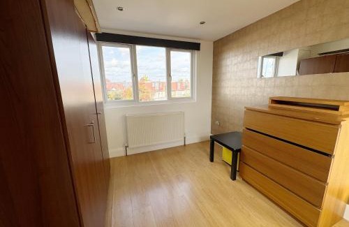 North Acton Casa | Budget Double Room in Acton, Near Central London & Heathrow