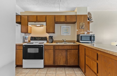 South Padre Island Condominio | Budget Friendly Resort District Condo Near Water Park - Great Views