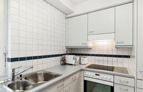 Hottingen Apartamento | * NUEVOS PRECIOS DE LISTA * 9 MINUTOS DE LA ESTACIÓN PRINCIPAL DE ZH * / * AMPLIO * / * MODERNO * (B)