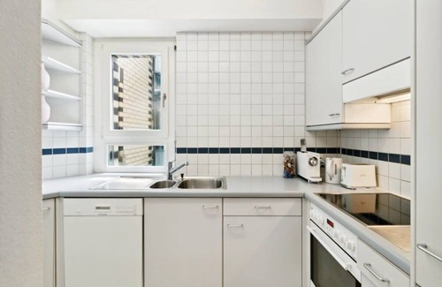 Hottingen Apartamento | * NUEVOS PRECIOS DE LISTA * 9 MINUTOS DE LA ESTACIÓN PRINCIPAL DE ZH * / * AMPLIO * / * MODERNO * (B)