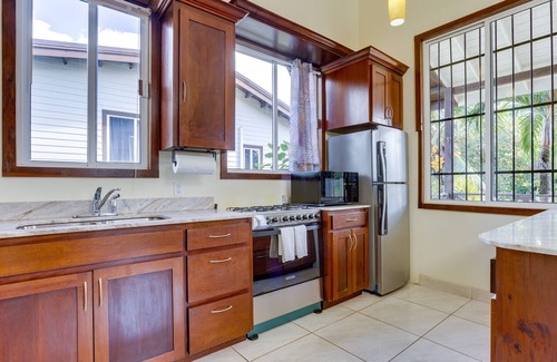 Placencia Cabaña | Budget-Friendly Casita in Maya Beach Full Kitchen!