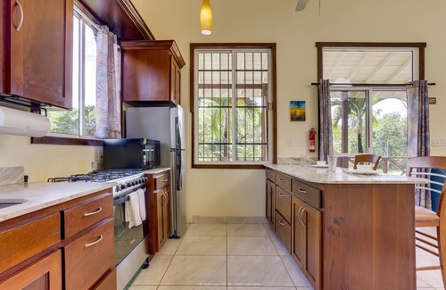 Placencia Cabaña | Budget-Friendly Casita in Maya Beach Full Kitchen!