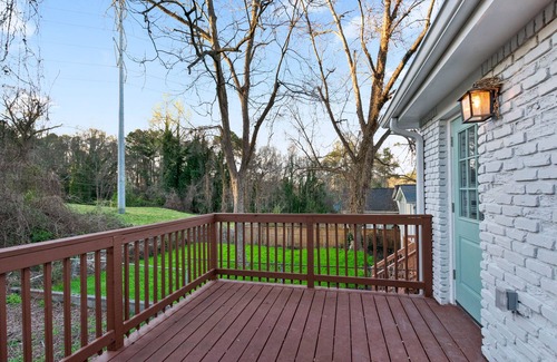 Atlanta Casa | Budget -Friendly Comfort at Haven B Private Upstairs Suite
