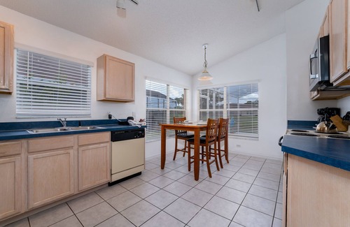 Eagle Pointe South Casa | Budget Friendly Pool Home w/ game room (1025SED)