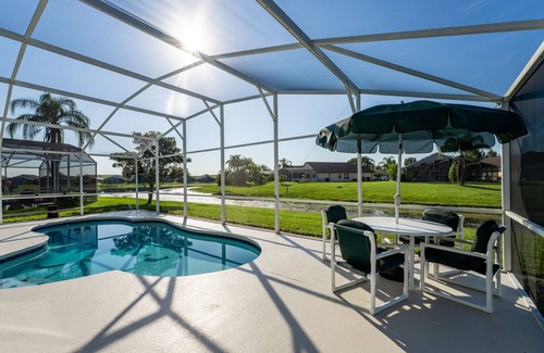 Eagle Pointe South Casa | Budget Friendly Pool Home w/ game room (1025SED)