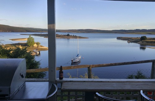 Clutha District Cabaña | Budget Lake view Bach, Pet friendly