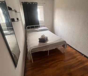 Crofton Park Casa | Budget Rooms & Beds in London