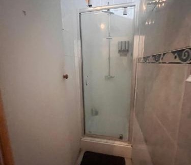 Crofton Park Casa | Budget Rooms & Beds in London