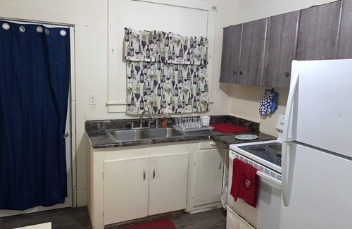Charlton Heights Casa | Budget Spacious townhome with Gigabit Internet