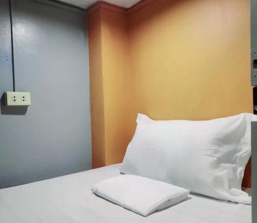 Pio del Pilar Apartamento | Budget Transient Capsule Room Makati near Ayala and Buendia