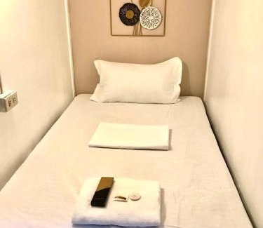 Pembo Hotel | Budget Transient Capsule Room Mirasol Near BGC