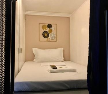 Pembo Hotel | Budget Transient Capsule Room Mirasol Near BGC