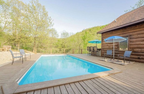 Alma Cabina | Buffalo County Log Cabin w Guesthouse and pool
