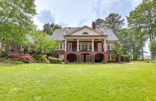 Buford Casa | Buford Mansion with Pool about 14 Mi to Lake Lanier