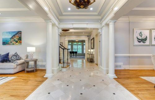 Buford Casa | Buford Mansion with Pool about 14 Mi to Lake Lanier
