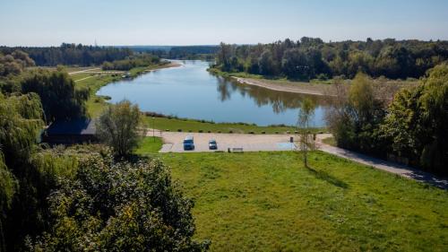 Drohiczyn Casa | Bug Na Skarpie - Domek Wypoczynkowy z Jacuzzi i Kominkiem