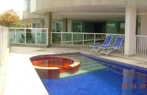 Guarapari Apartamento | Edificio frente a la elegante playa de Bacutia (Blue Cove)